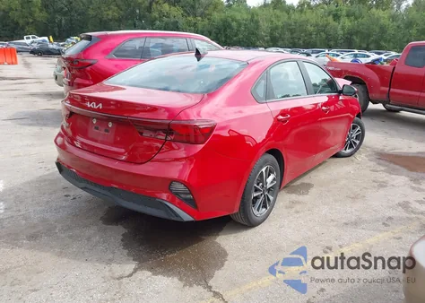 2024 Kia Forte Lxs z USA, uszkodzony, nr VIN 3KPF24AD5RE783270